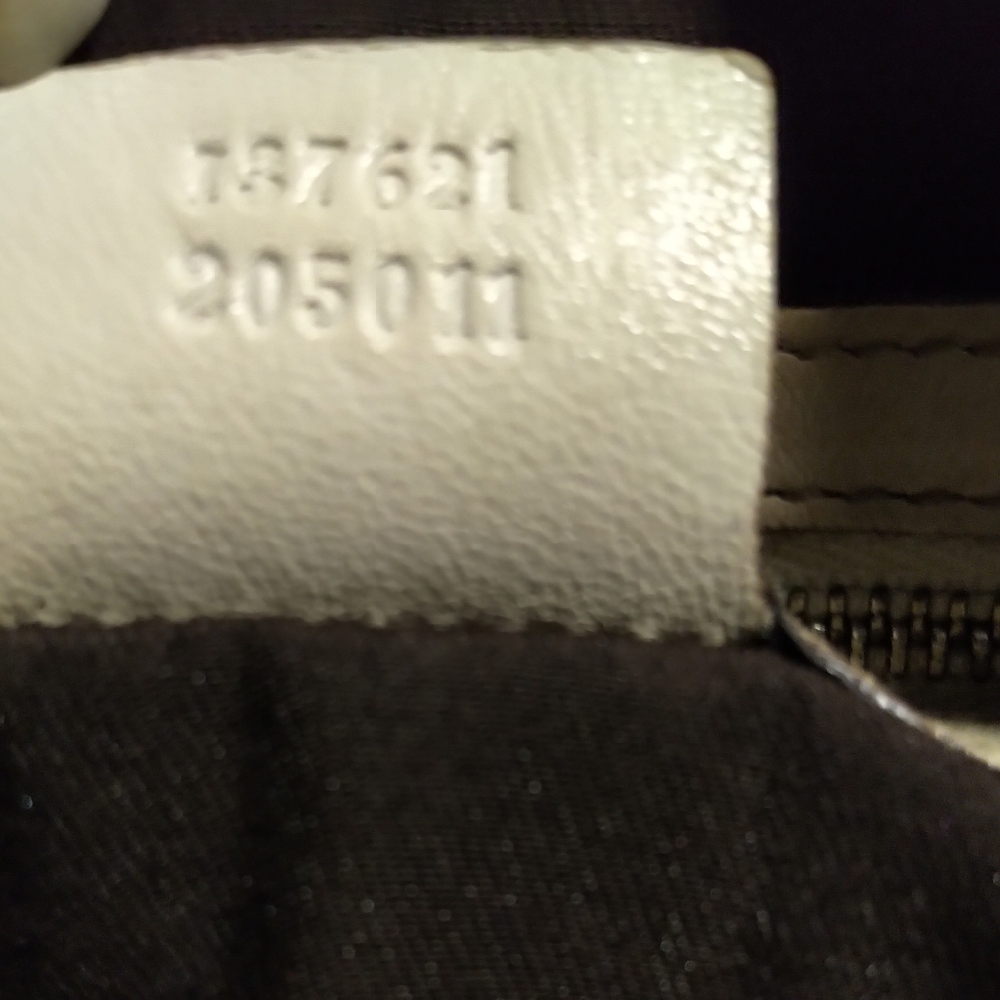 Authentic Gucci Purse - Picture 7 of 8